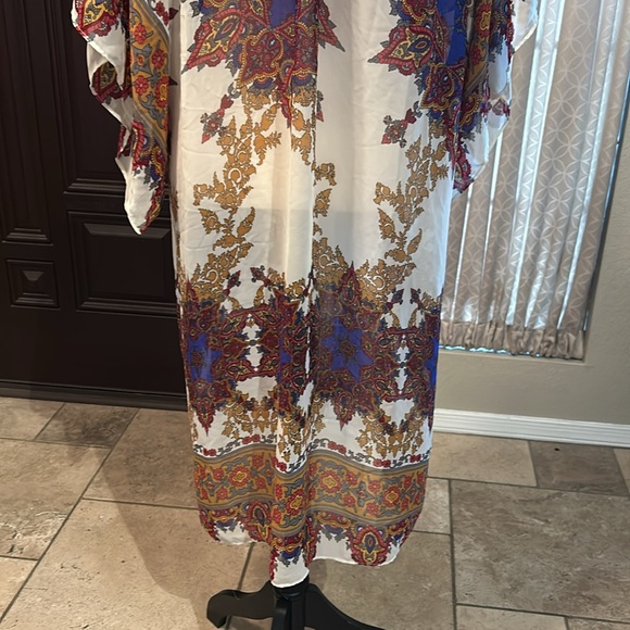 Maurice’s Sheer Mandala Cover - Picture 7 of 8